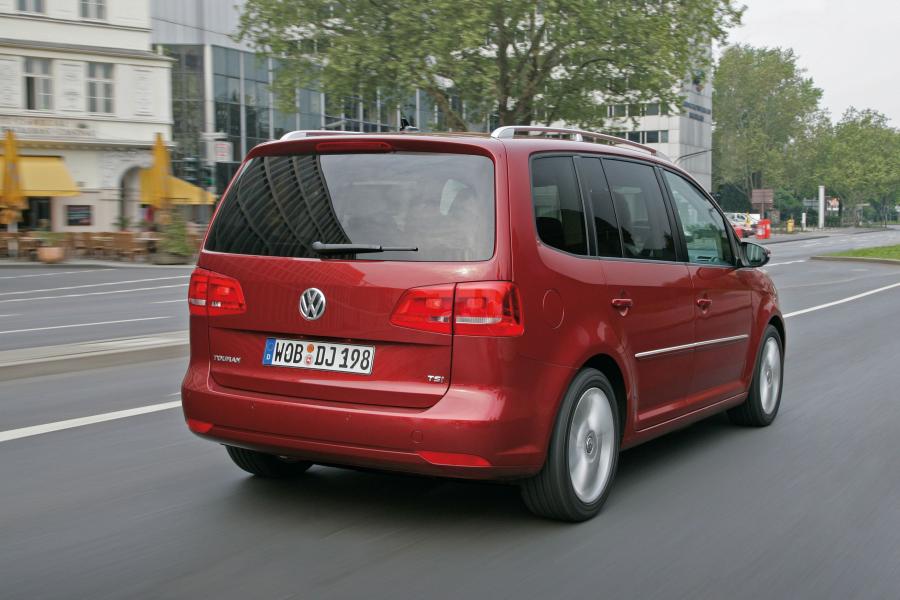  Volkswagen Touran 2010 года  (фото 43 из 46)